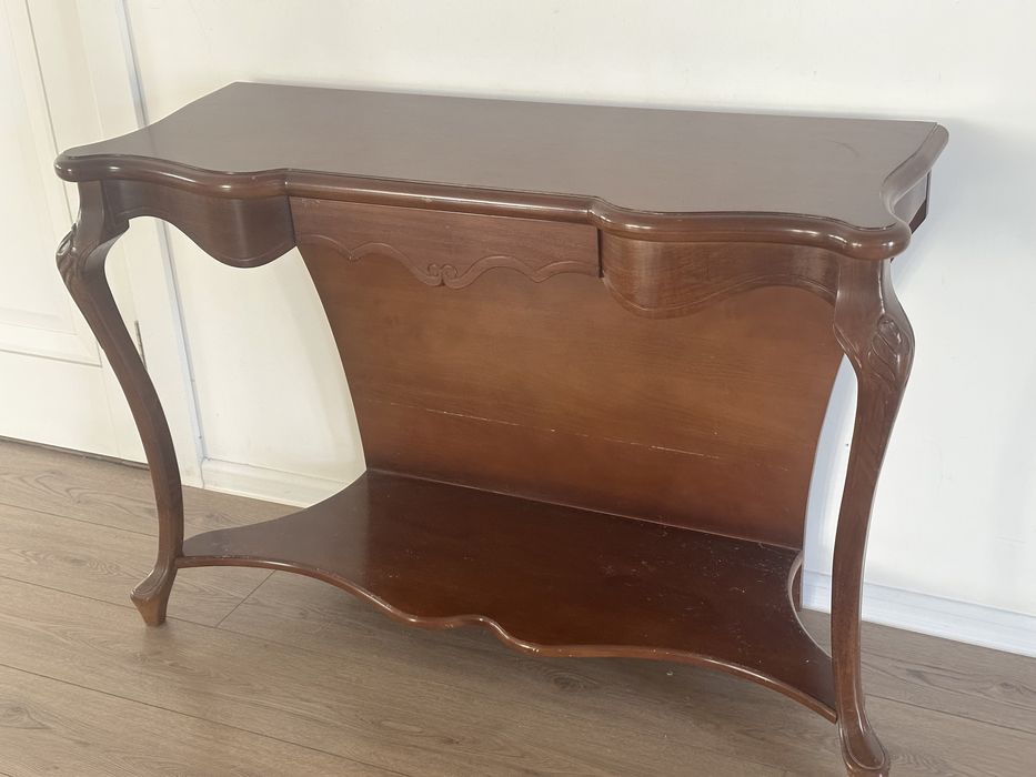 Деревянная консоль