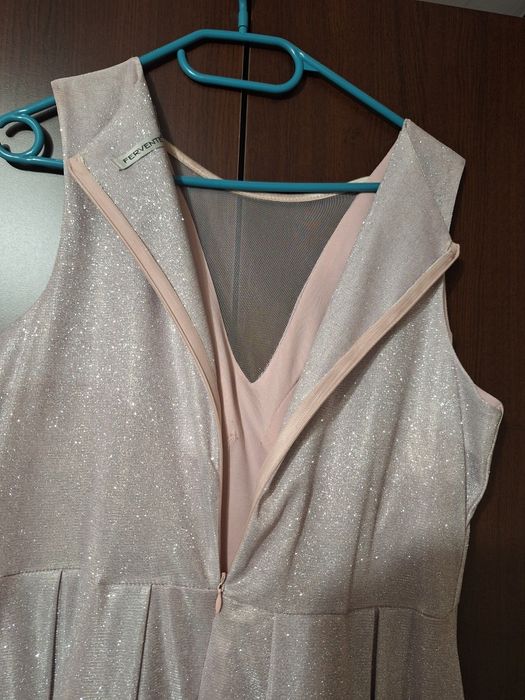 Рокля  нова размер 44