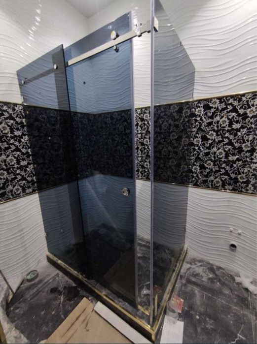 Стеклянные душевые кабины и перегородки под ключ!