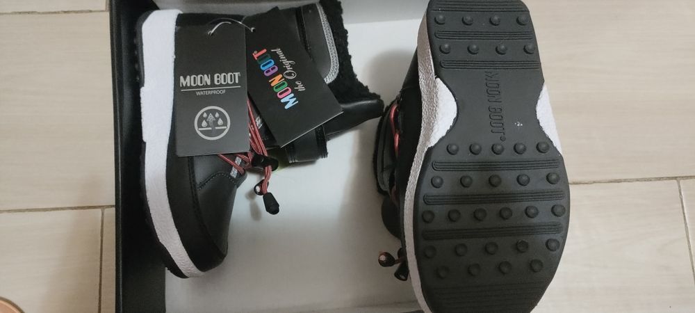 Детски апрески Moon Boot