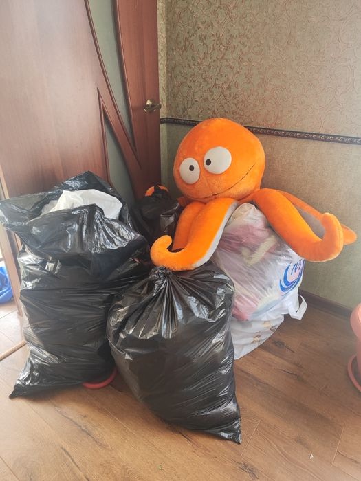 Отдам вещи игрушки