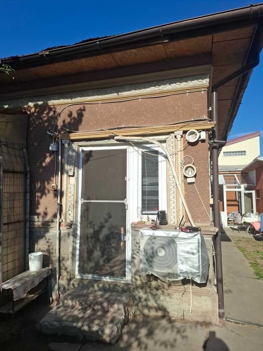 Particular vand casa si teren 195 mp sector 1