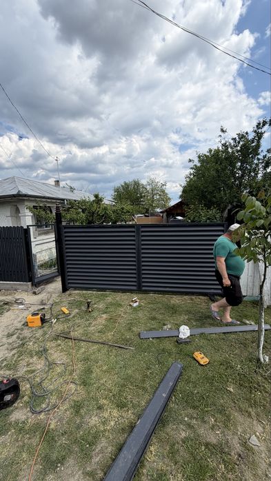 Garduri din sipca metalica, panouri stil jaluzele, tabla cutata, plasă