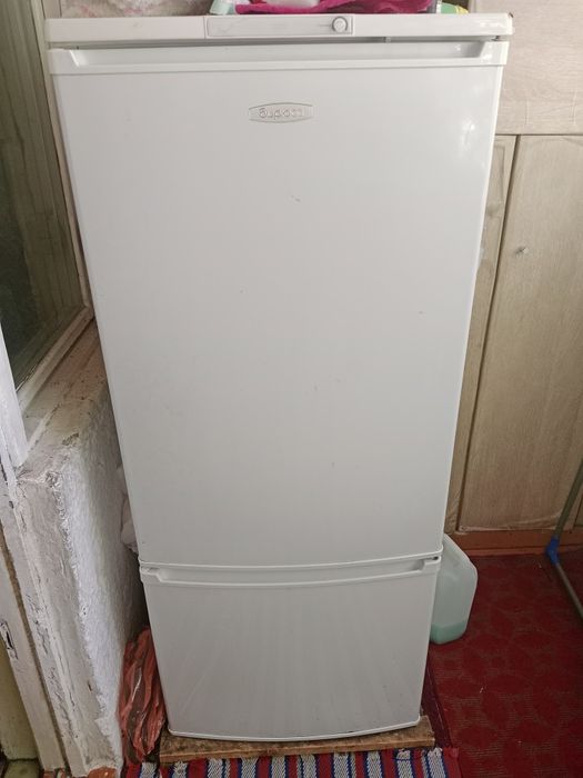 Холодильник средний