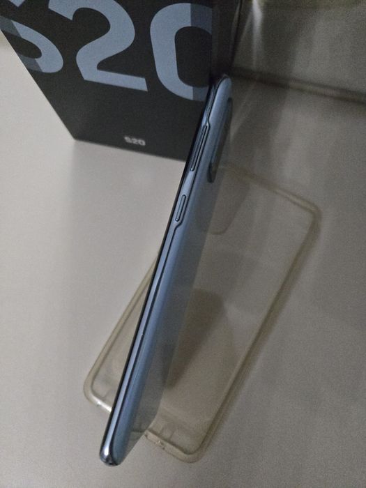 Продам Samsung Galaxy S20