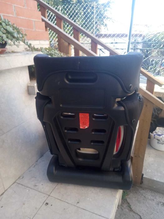 Детски стол за кола