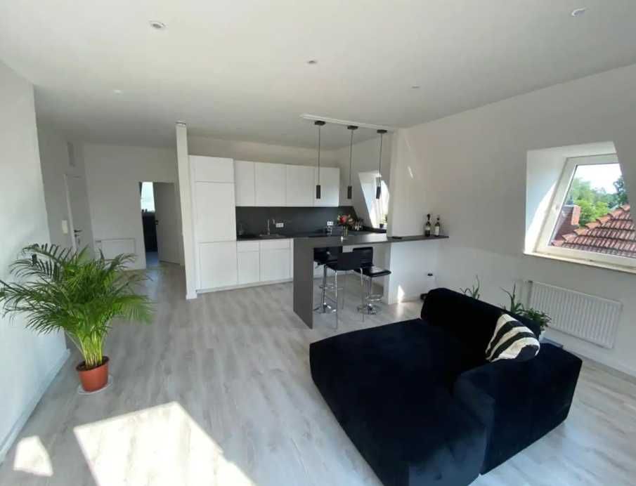 Дава се под наем Тристаен апартамент в Пловдив, Кършияка - 85 кв.м за 335 € - Снимка #1