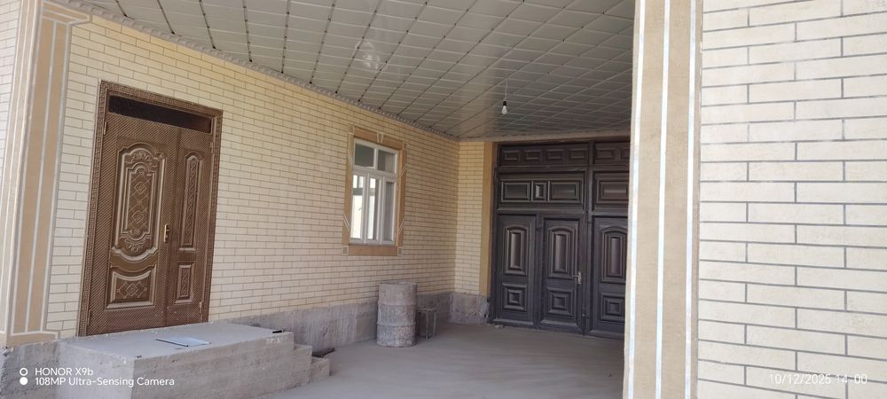 Navoiy Karmana kumushkon mfy yashashga tayyor hovli sotiladi 6 sotix