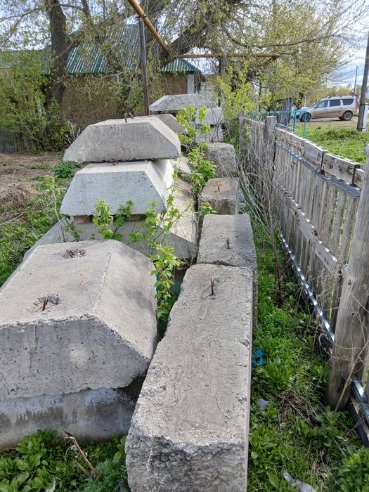 Продам ЖБИ. ФУНДАМЕНТНЫЕ  блоки.