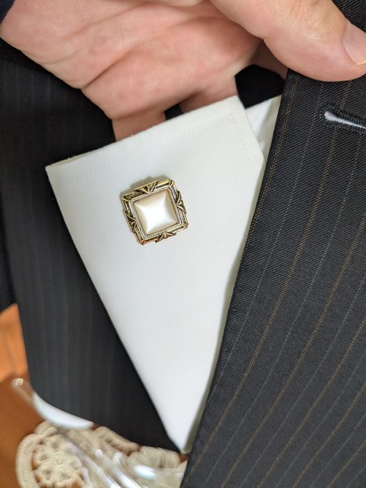 Butoni aurii vintage. Pietre semiprețioase.