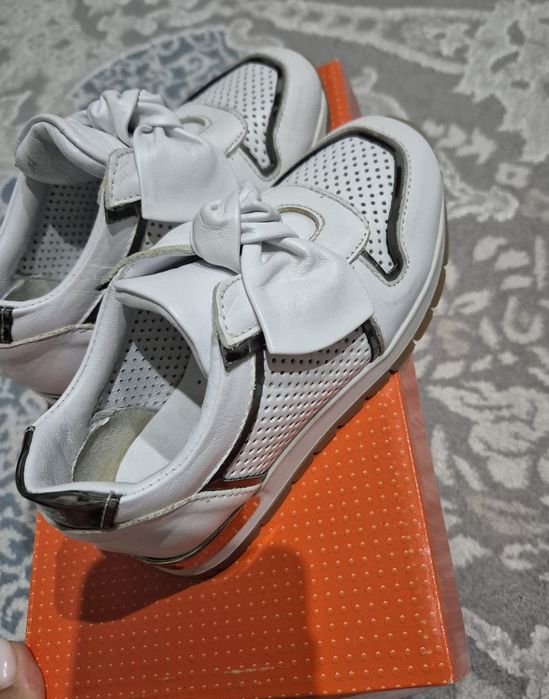 Кроссовки на девочек кожа Tiflani