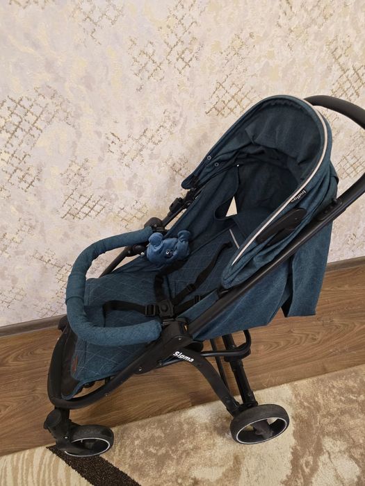 Продам прогулочную коляску