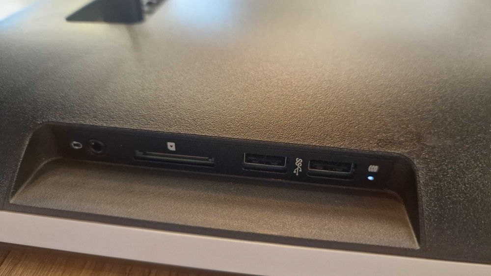 sistem pc all in one HP hp 22-3103nq i3 4Gb ram 500Gb