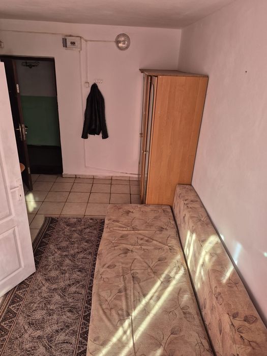 Garsoniera canta la bulevard