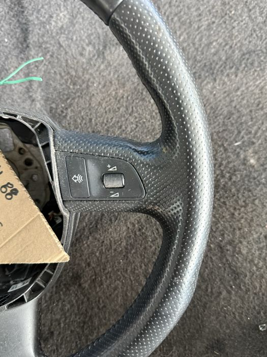 TOP! Волан Audi A5 А4 А6 волан и мулти бутони 8K 4F ном 88 Ауди