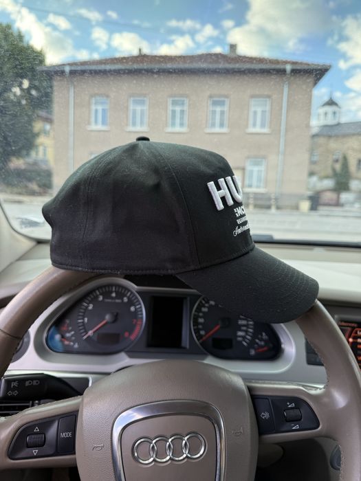 Нова! Шапка HUGO