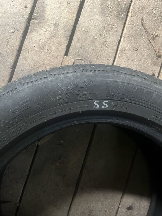 Urgent!!! Ocazie!!! Anvelope iarna Michelin 235/55/18