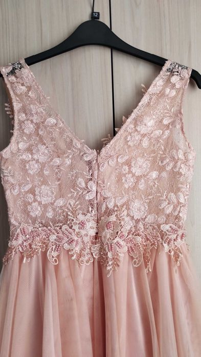 Официална розова рокля с тюл