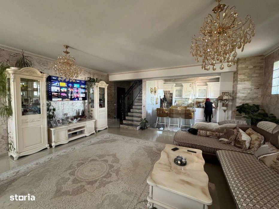 Penthouse ,4 camere , 177 mp , zona centrala ,Radauti