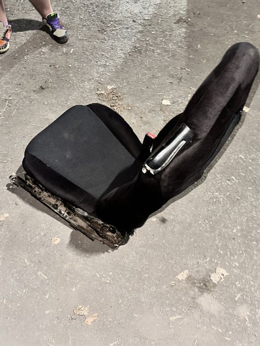 Продам сиденье полуковши с митсу гто