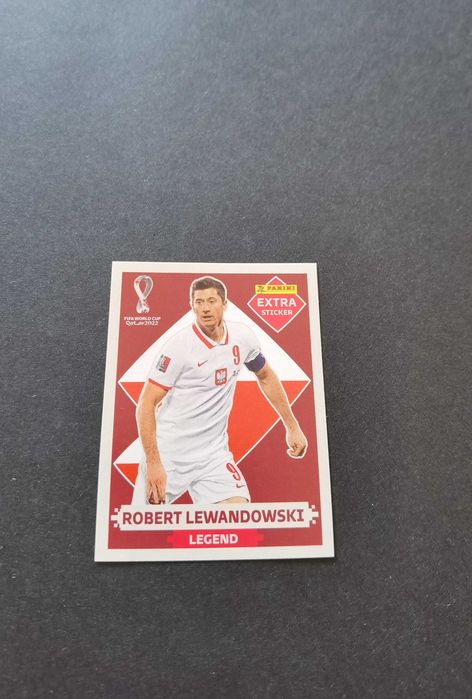 Стикер Panini World Cup 2022 Robert Lewandowski Extra Base