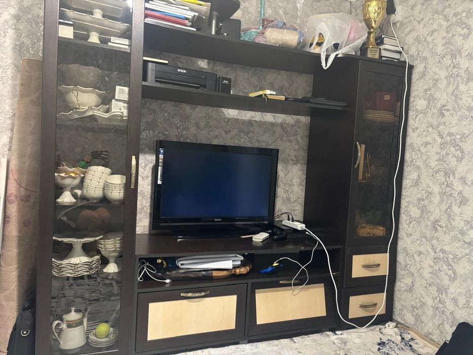 Продам шкаф под телевизор