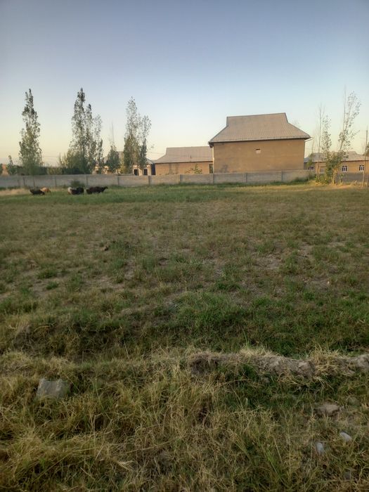 16 sotix yer sotiladi