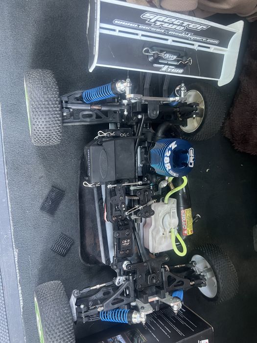 Masinuta curse cu motor