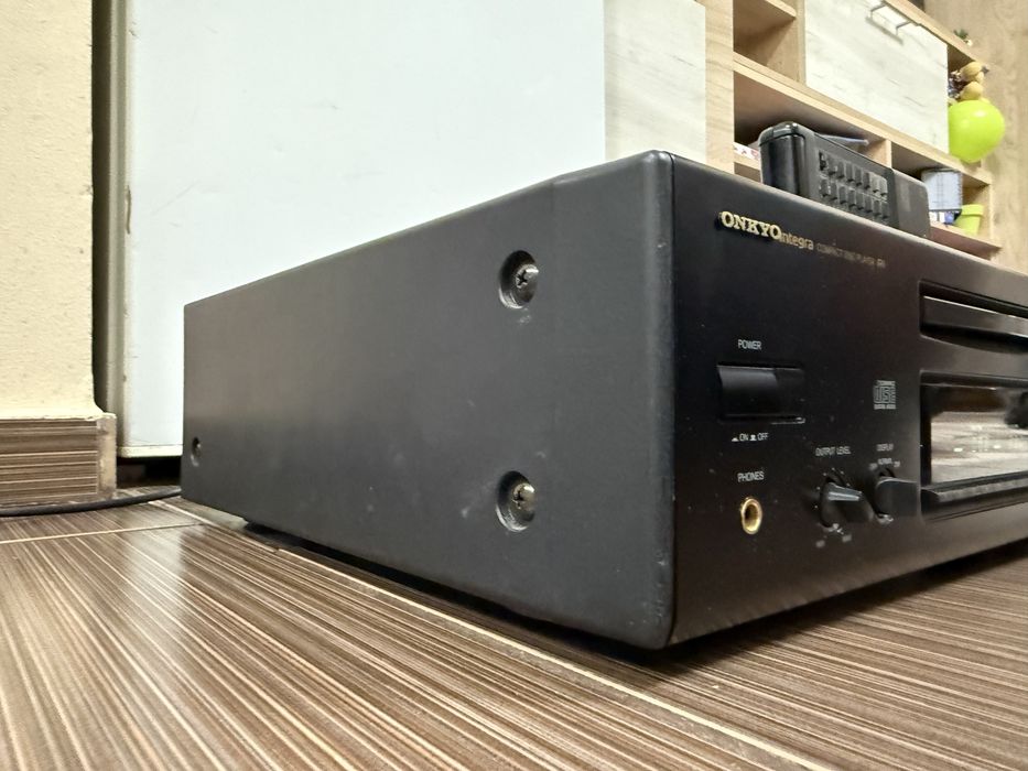 Onkyo DX-6850 Качествен Player