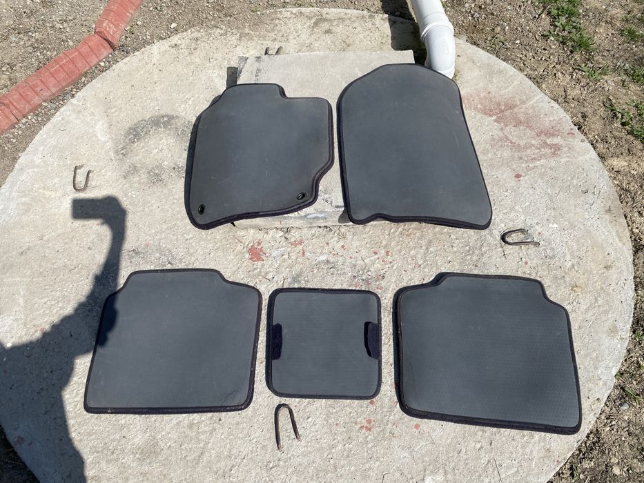 продается полики на камри 50