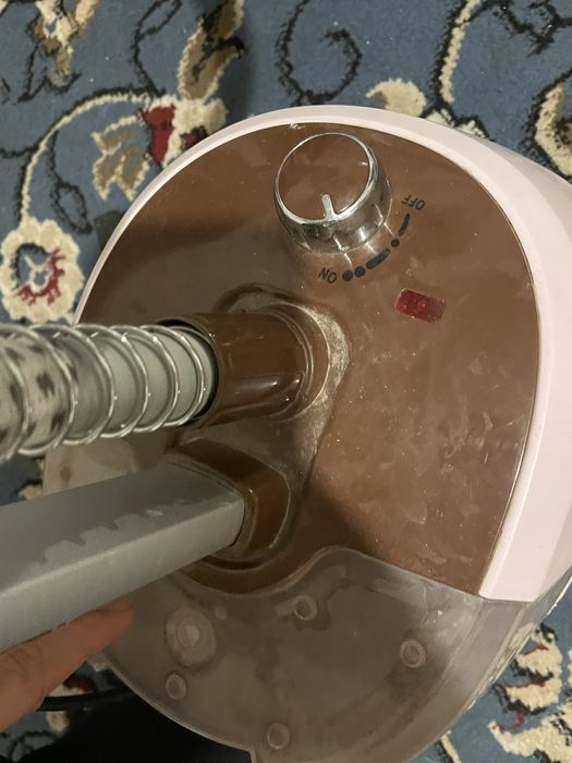 Утюк бумен әдемі істеп тұр келісім бар ватсапка жазсаңыздар болады