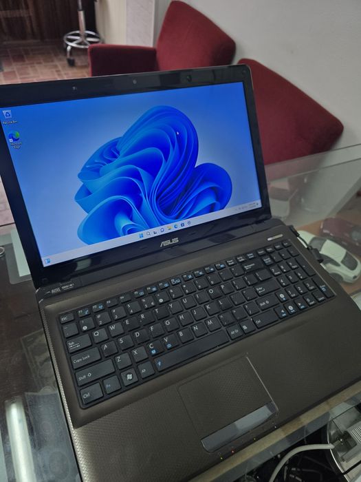 Laptop asus i3  model k52f 2.53ghz dual core