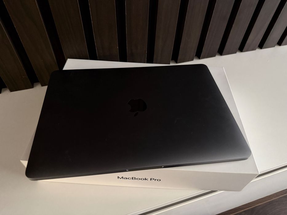 MacBook Pro 13-inch 256GB