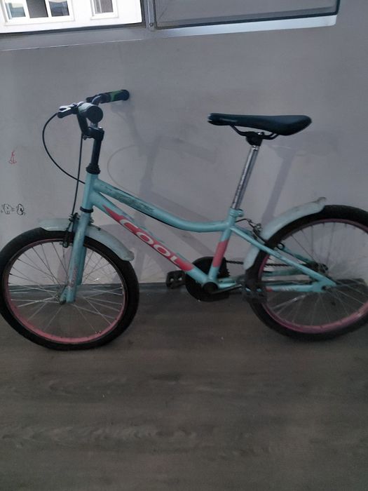 Vând bicicleta de copii