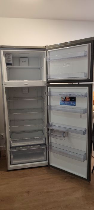 Combina frigorifica Beko, Mega Oferta, clasa A+, argintiu, inaltime 193 cm, sistem NeoFrost, compartiment EverFresh+