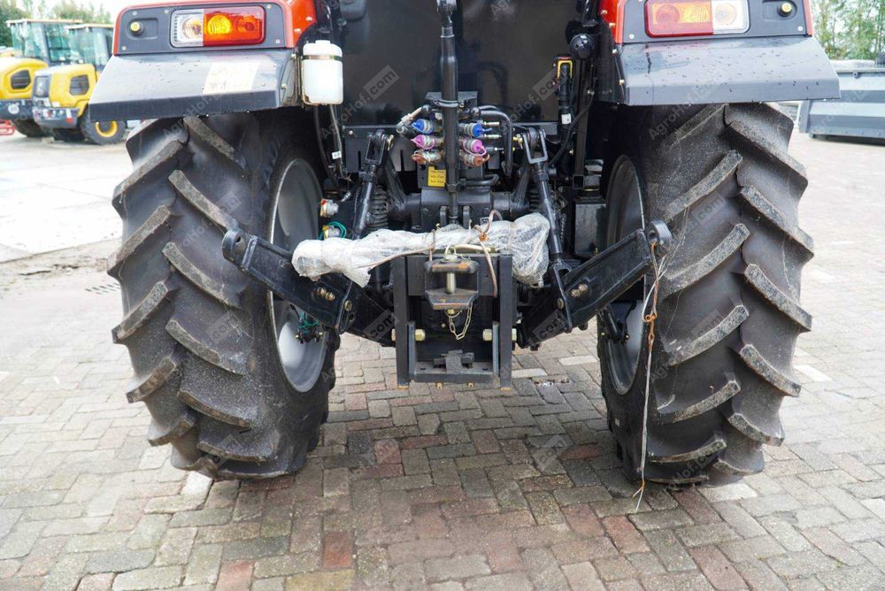 YTO Tractor de 95 CP cu cabină / YTO NLY954