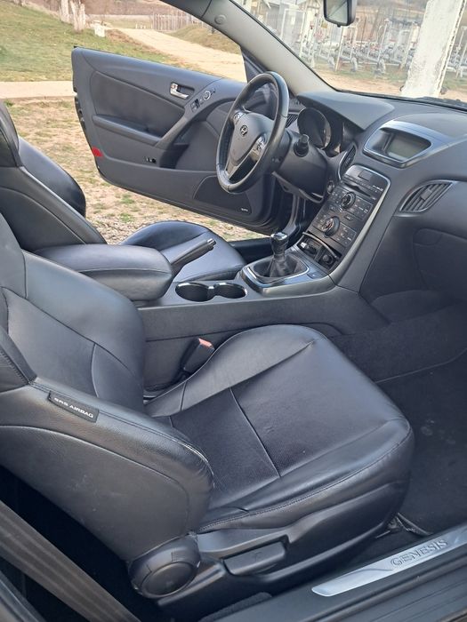 Vând Hyundai  Genesis