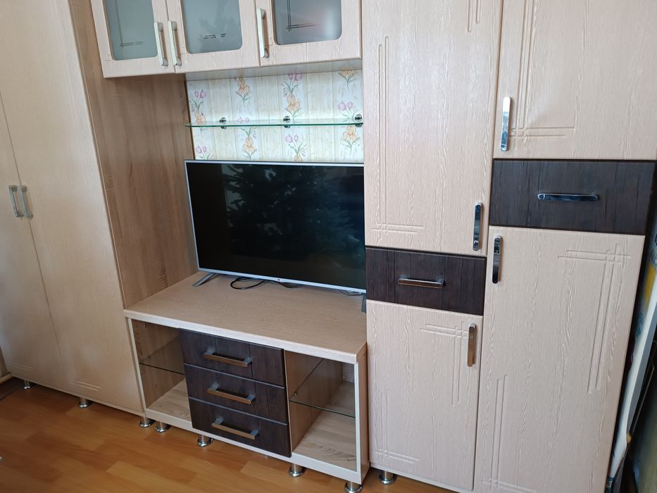 Стенка, горка корпусная в гостиную