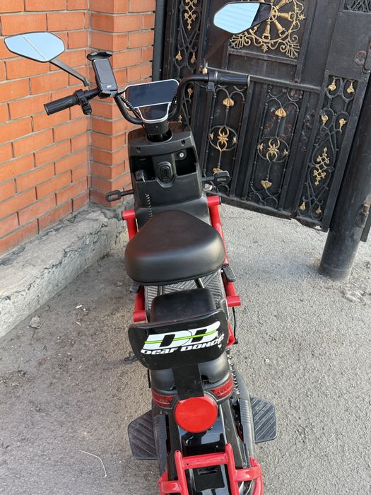 Продам электроскутер танк 108