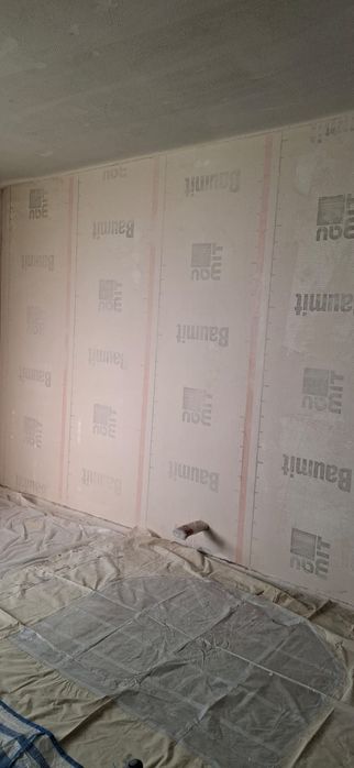 Servici de finisaje cu pompa de glet