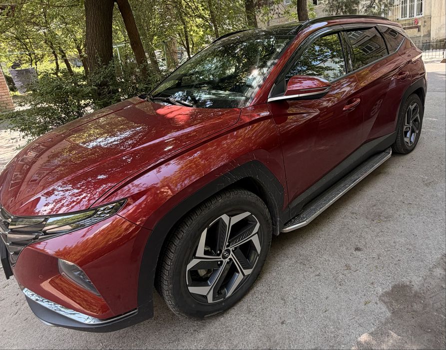 Продам свой автомобиль Hyundai Tucson luxe