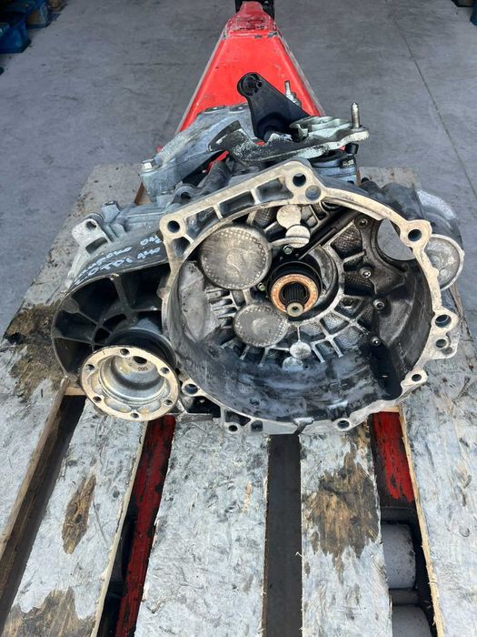 Скоростна Кутия VOLKSWAGEN SCIROCCO 2.0TDI 143к.с. 11г.-Ръчна 6ск.