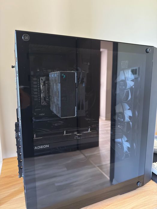 Геймърски компютър / Мощна настолна конфигурация [Ryzen 5 7600X/ 7800XT 16GB]
