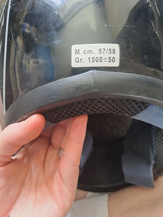 Продам мотошлем не дорого