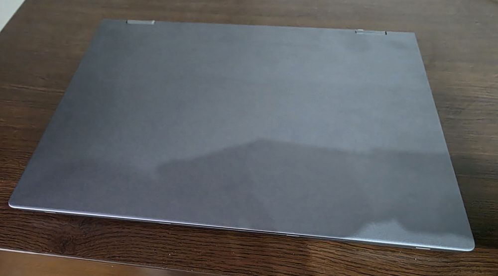 Vand laptop 2 in 1 cu touchscreen nou