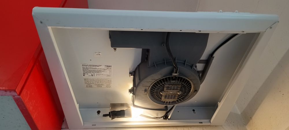 Hotă în stare foarte bună de funcționare