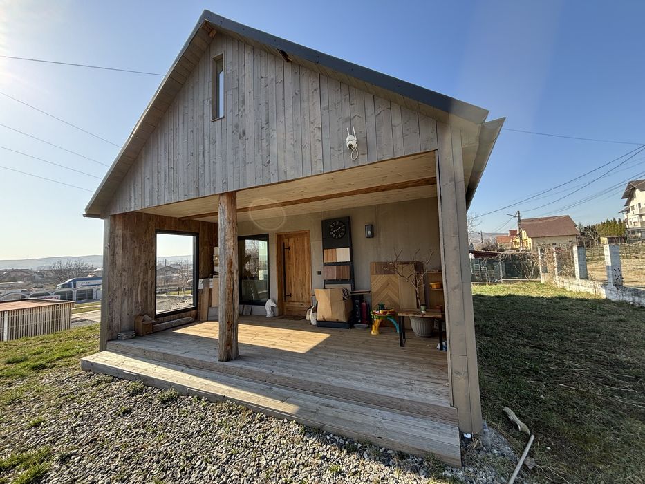 Constructie de lemn finisata si utilata !