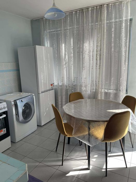 Дава се под наем Тристаен апартамент в Ловеч, Вароша - 100 кв.м за 353.94 € - Снимка #8