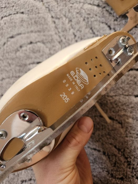 Patine profesionale se vând toate