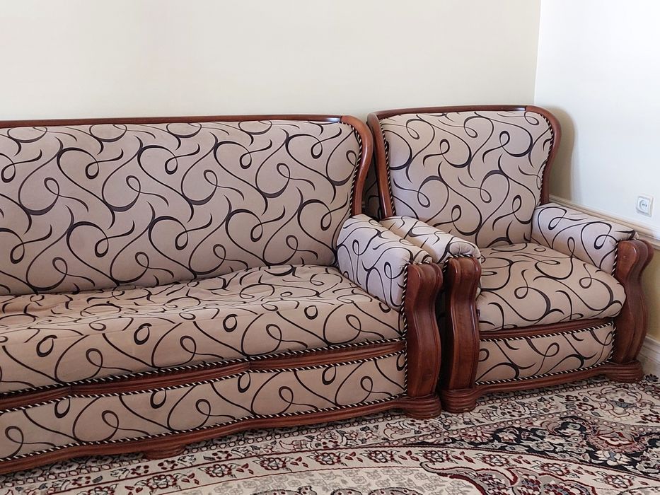 Devan kreslo pismini stol